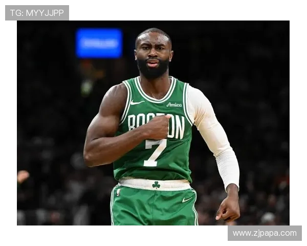 双探花联手发威杰伦布朗全能表现助球队再创佳绩 双探花联手发威杰伦布朗全能表现助球队再创佳绩